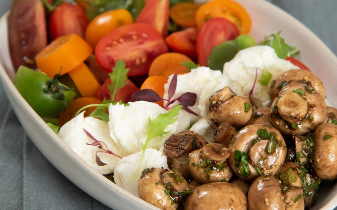 Gemarineerde sampioene met tamatie & bocconcini/Marinated mushrooms with tomato & bocconcini